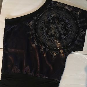 Studio Y by Maurice purple metallic one shoulder top size large